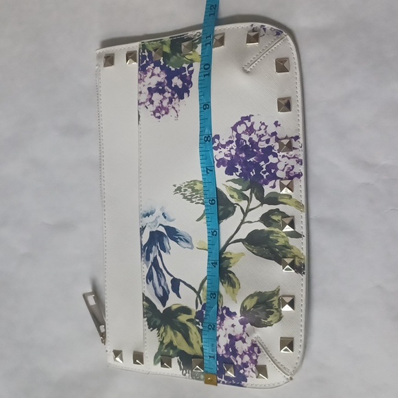NWOT WhiteHouseBlackMarket Floral Clutch - Picture 10 of 12